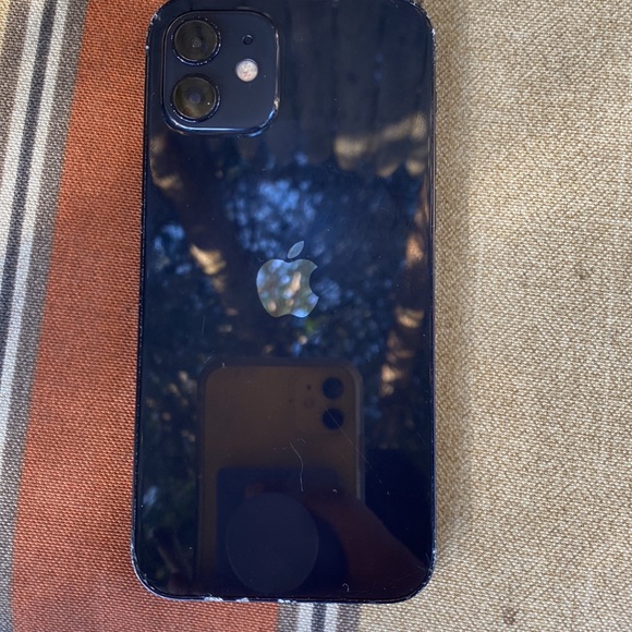 iphone 12 - Picture 2 of 2